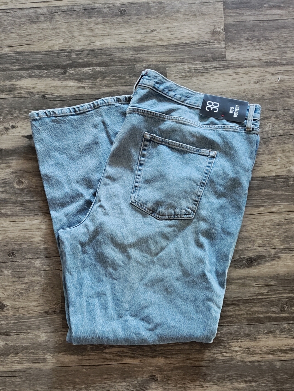 NWT BDG Urban Outfitters 90's Bootcut Jeans. Size 38